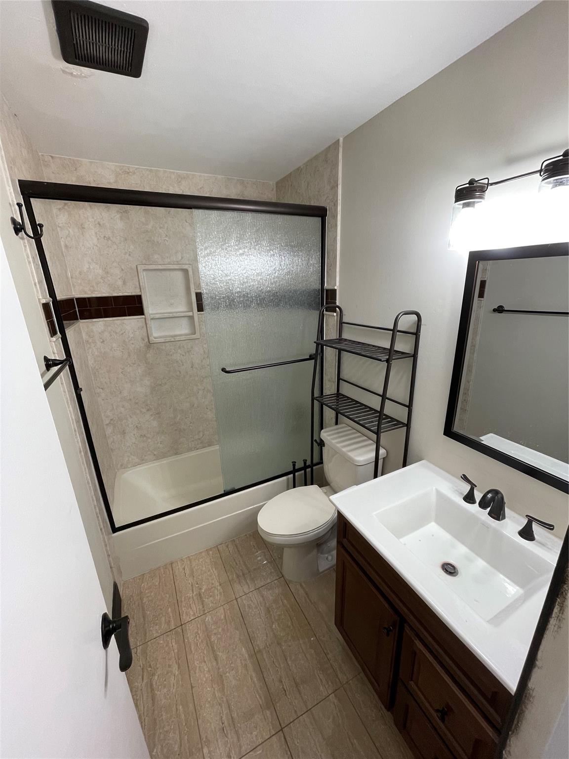 Twin Lakes East 79-22 B - Residential