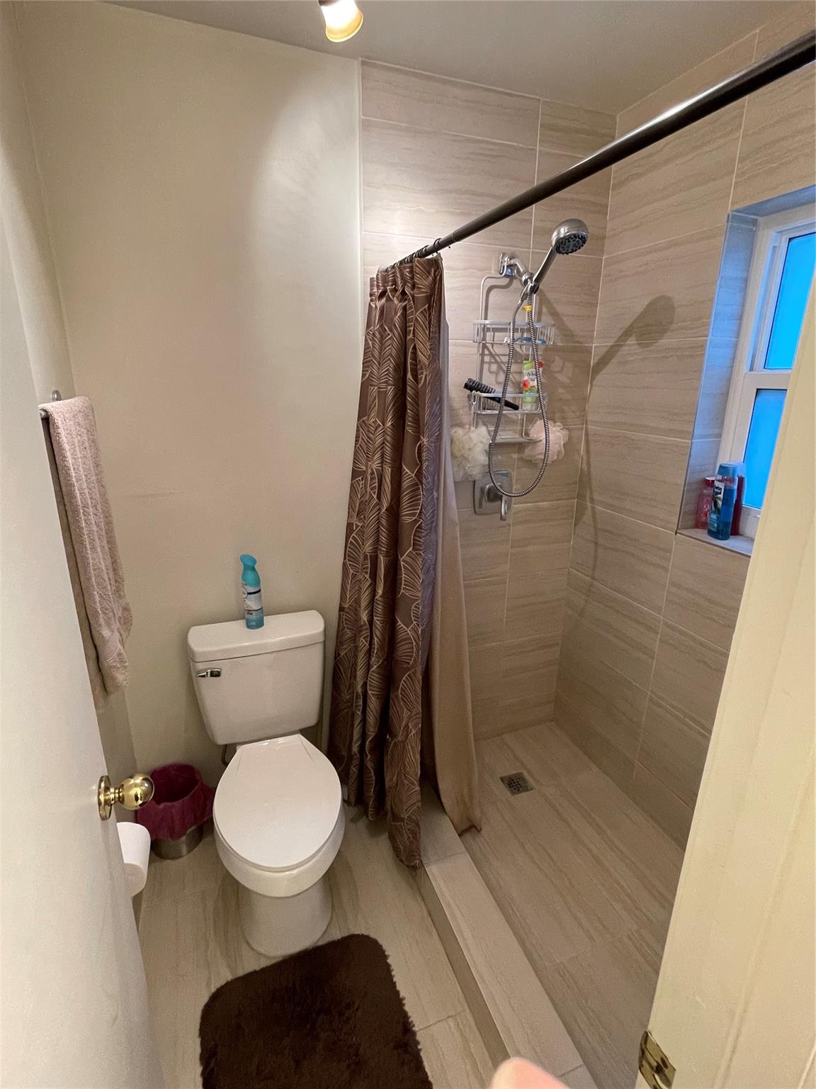 Twin Lakes East 79-22 B - Residential