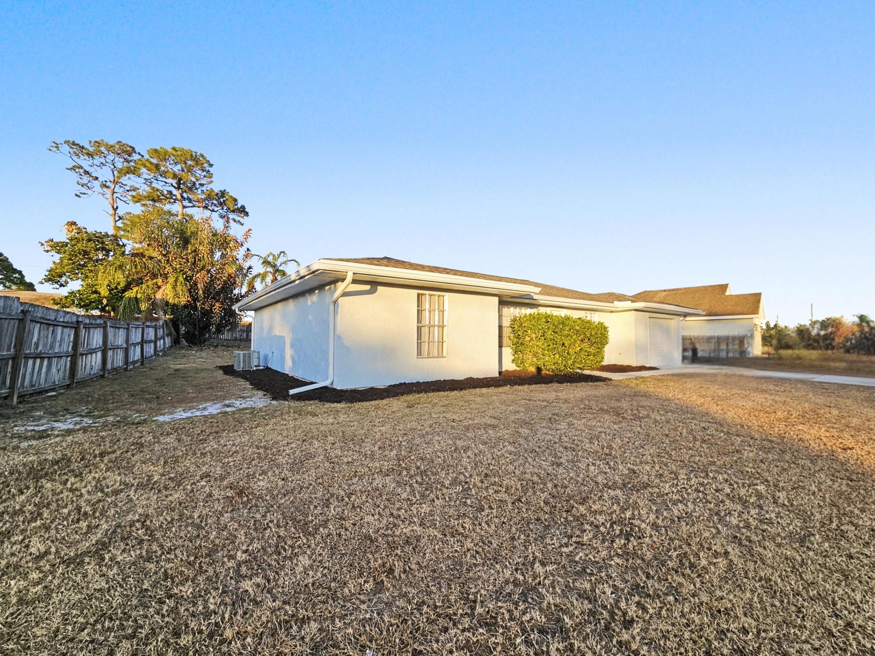 PORT ST LUCIE SECTION 13 - Residential