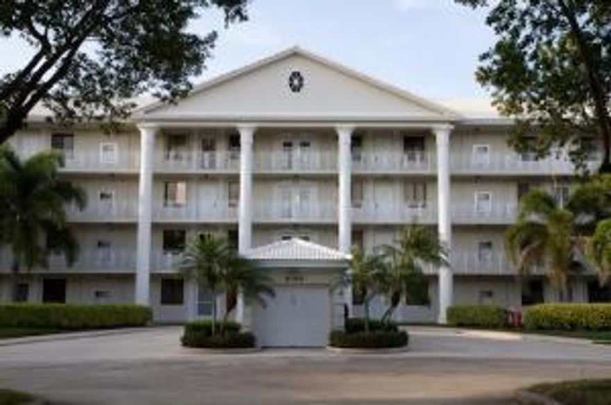 Upgraded unit...spacious 2/2 condo ...great location...great views of the golf course...large private laundry/storage room...converted to an extra room...screened porch...open floor plan...close to shops, restaurant, schools, I95 and Turnpike. Great school system.