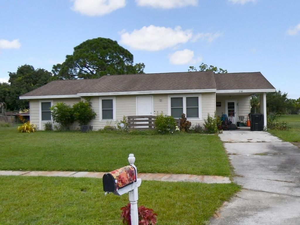 Photo of 399 NE Cullman Court, Port Saint Lucie, FL 34983 (MLS # R11007384)