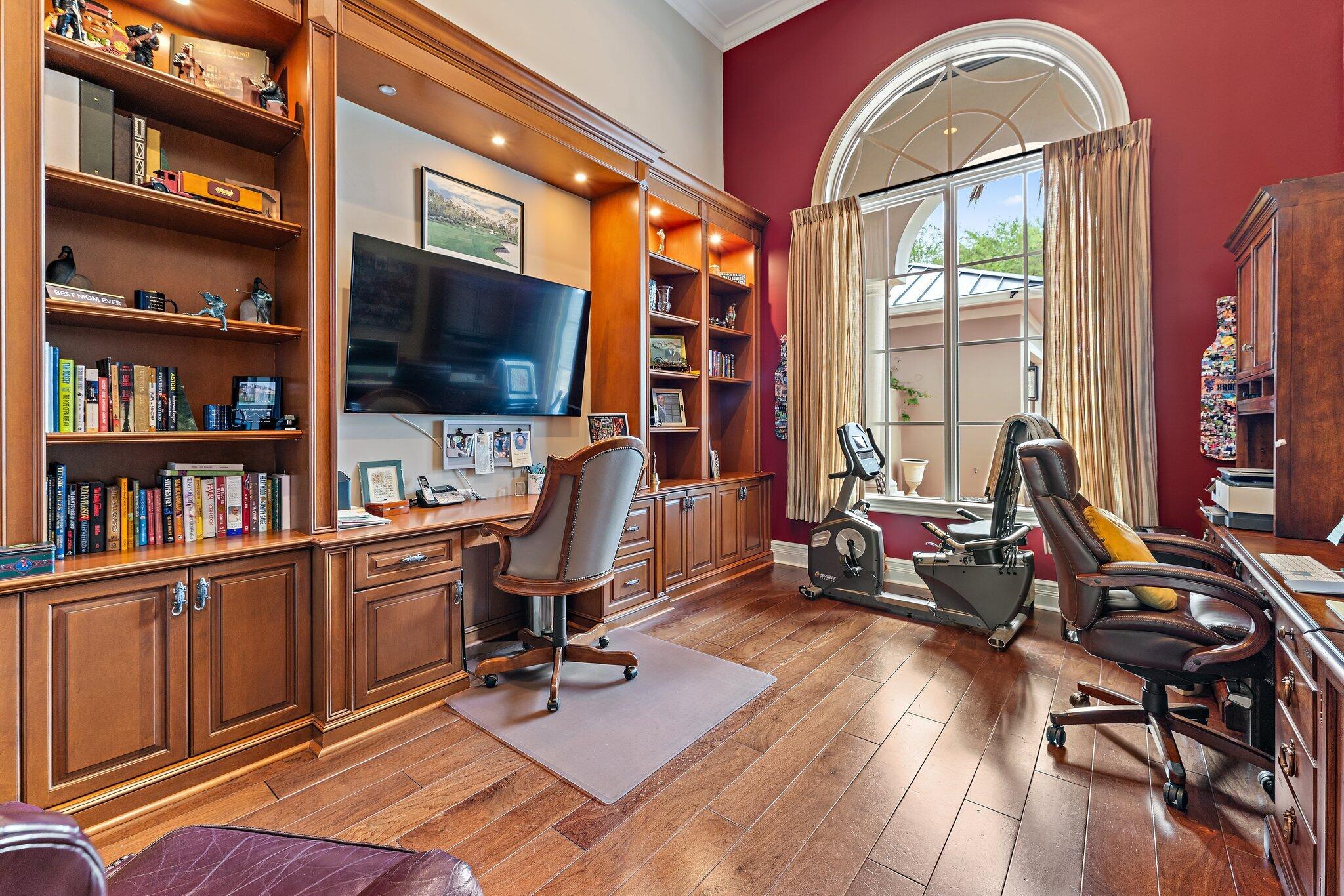 MEDALIST CLUB - Residential