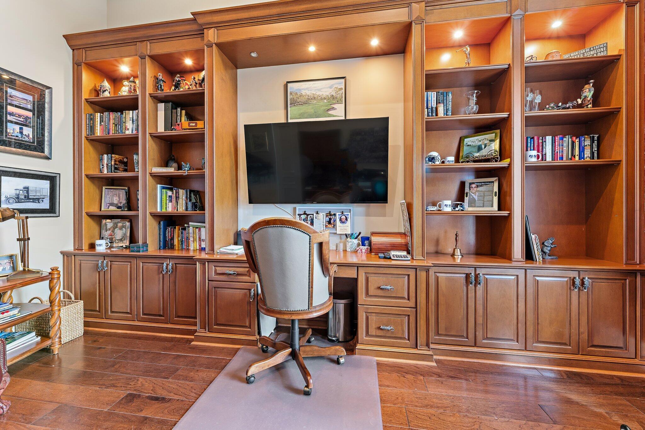 MEDALIST CLUB - Residential