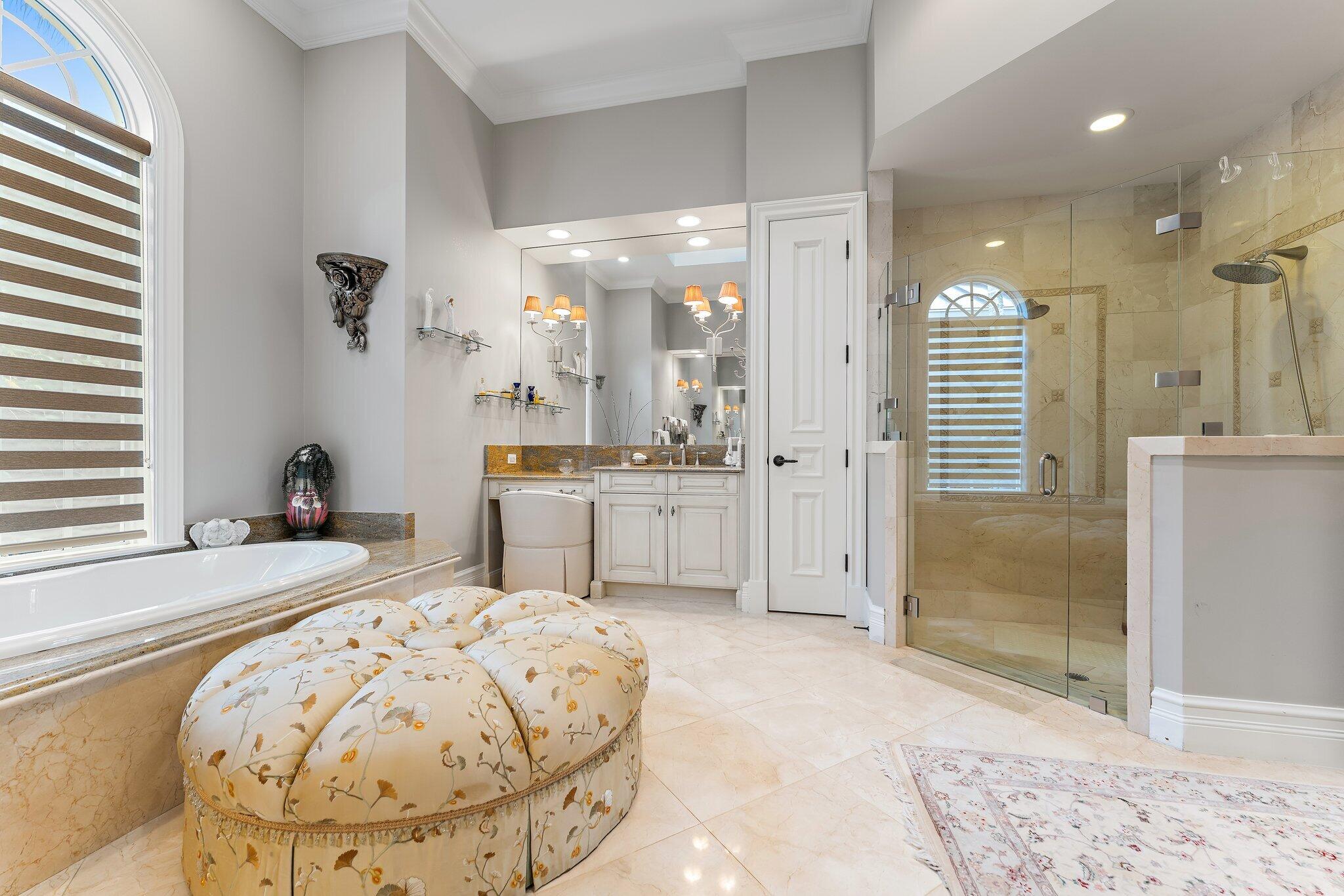 MEDALIST CLUB - Residential