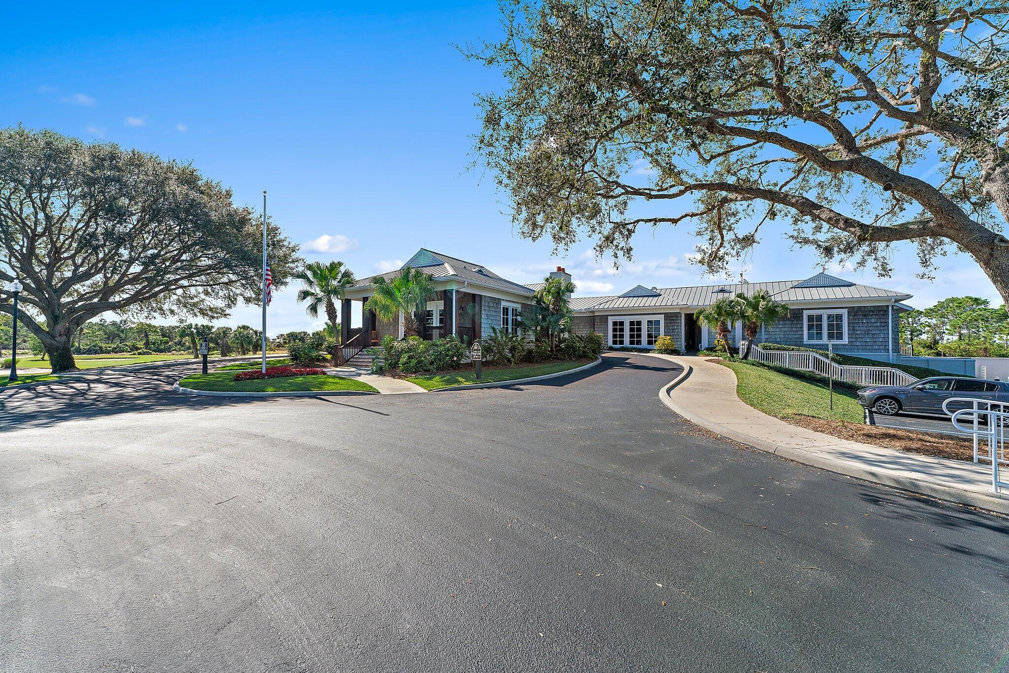 MEDALIST CLUB - Residential