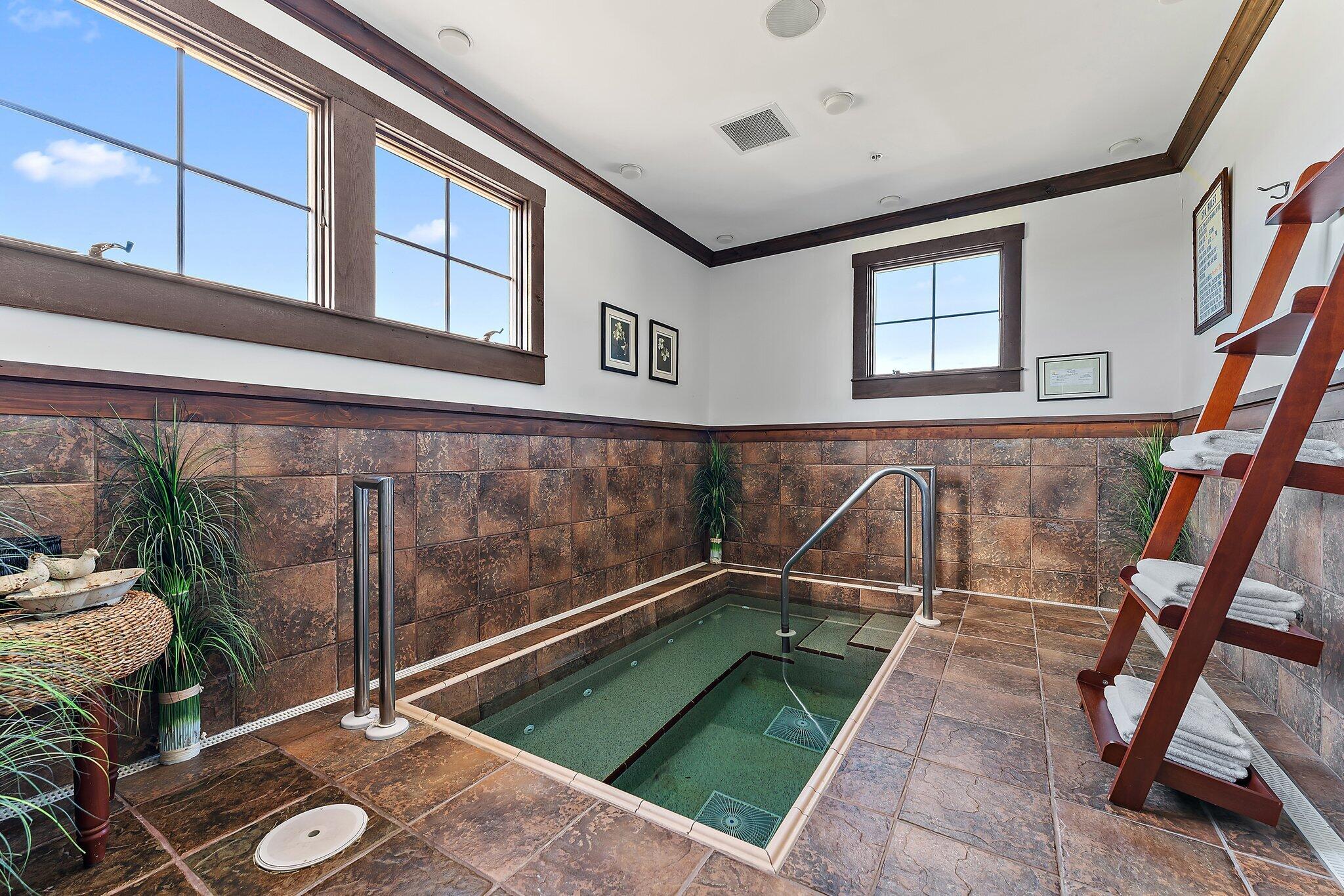 MEDALIST CLUB - Residential