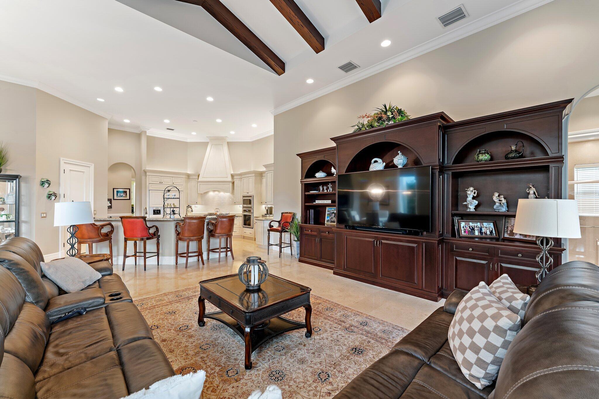 MEDALIST CLUB - Residential