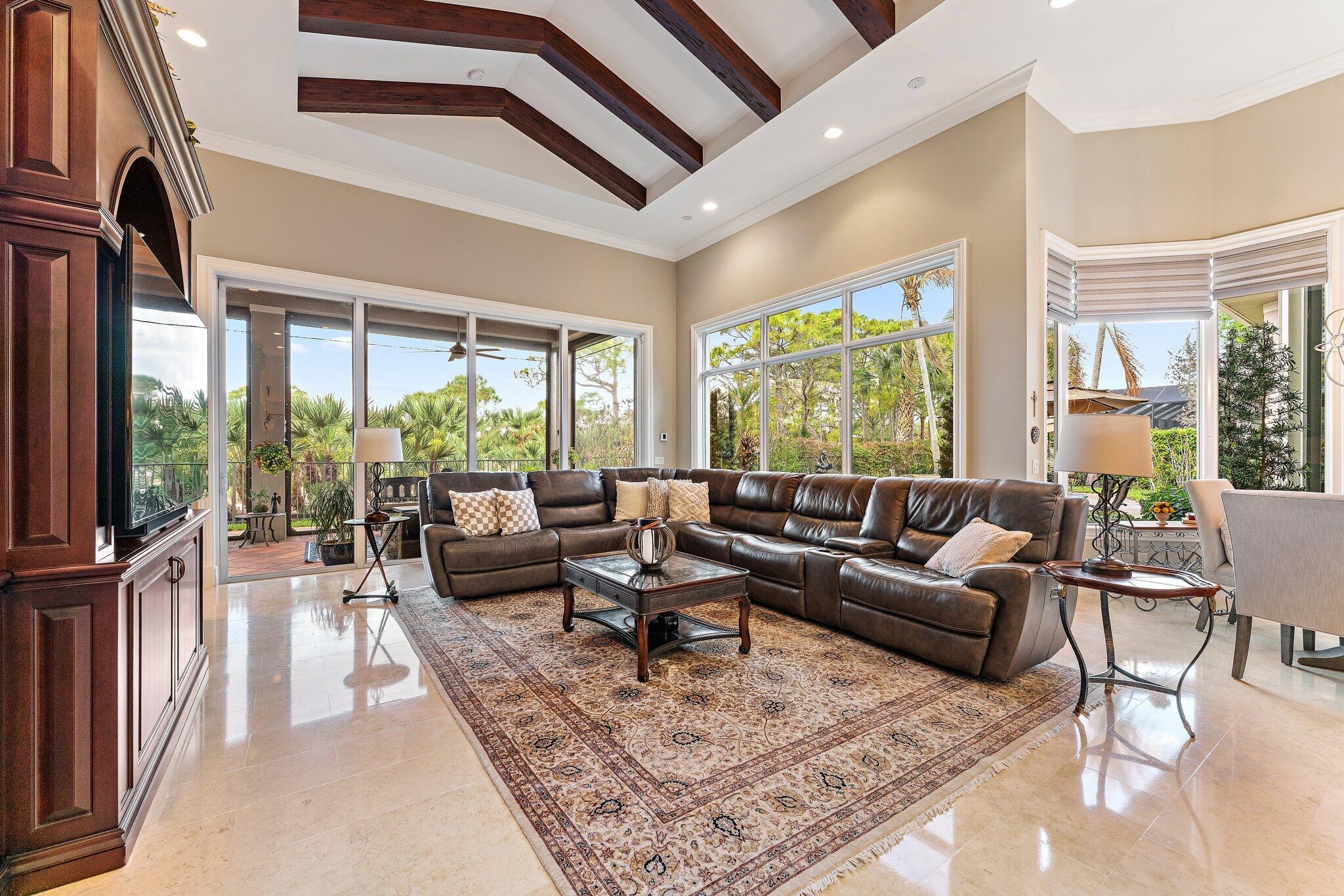 MEDALIST CLUB - Residential