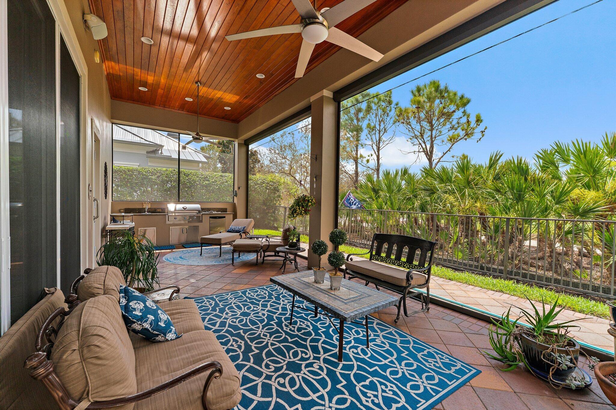 MEDALIST CLUB - Residential