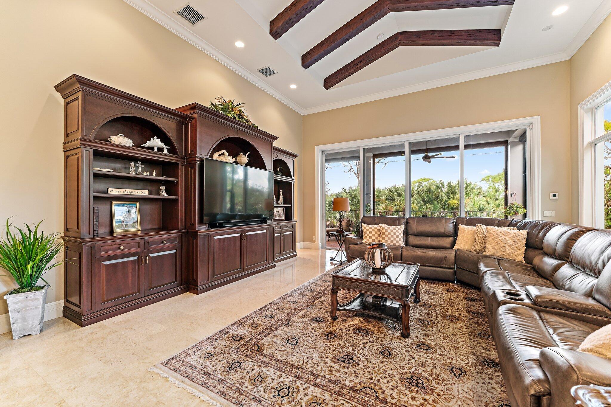 MEDALIST CLUB - Residential