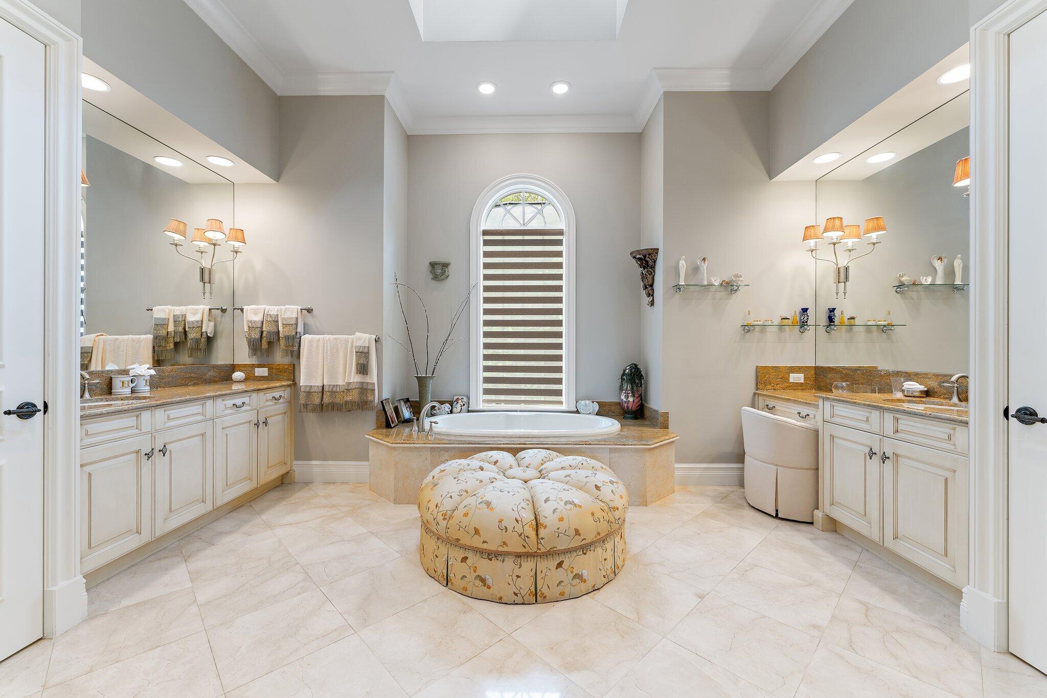 MEDALIST CLUB - Residential