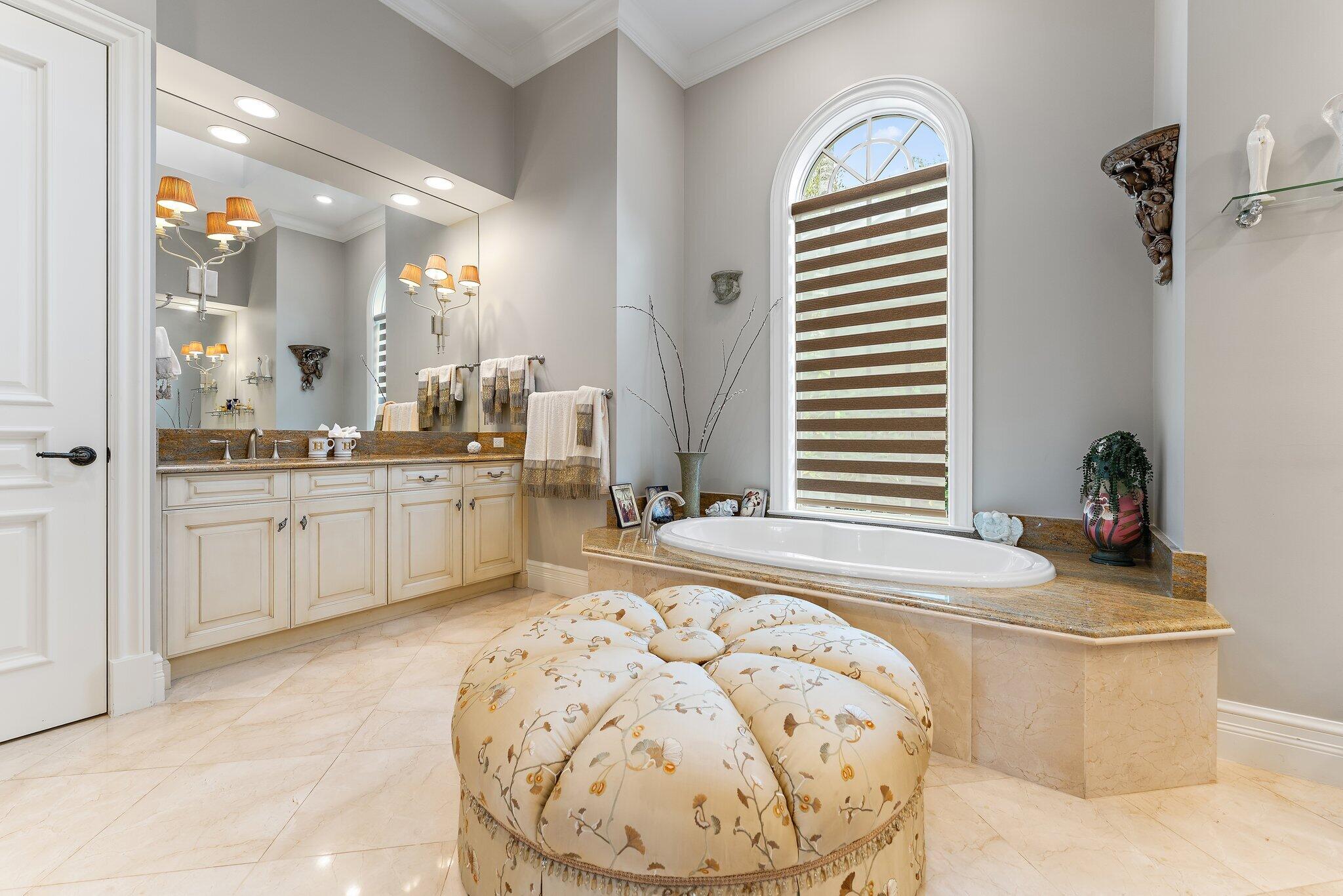 MEDALIST CLUB - Residential