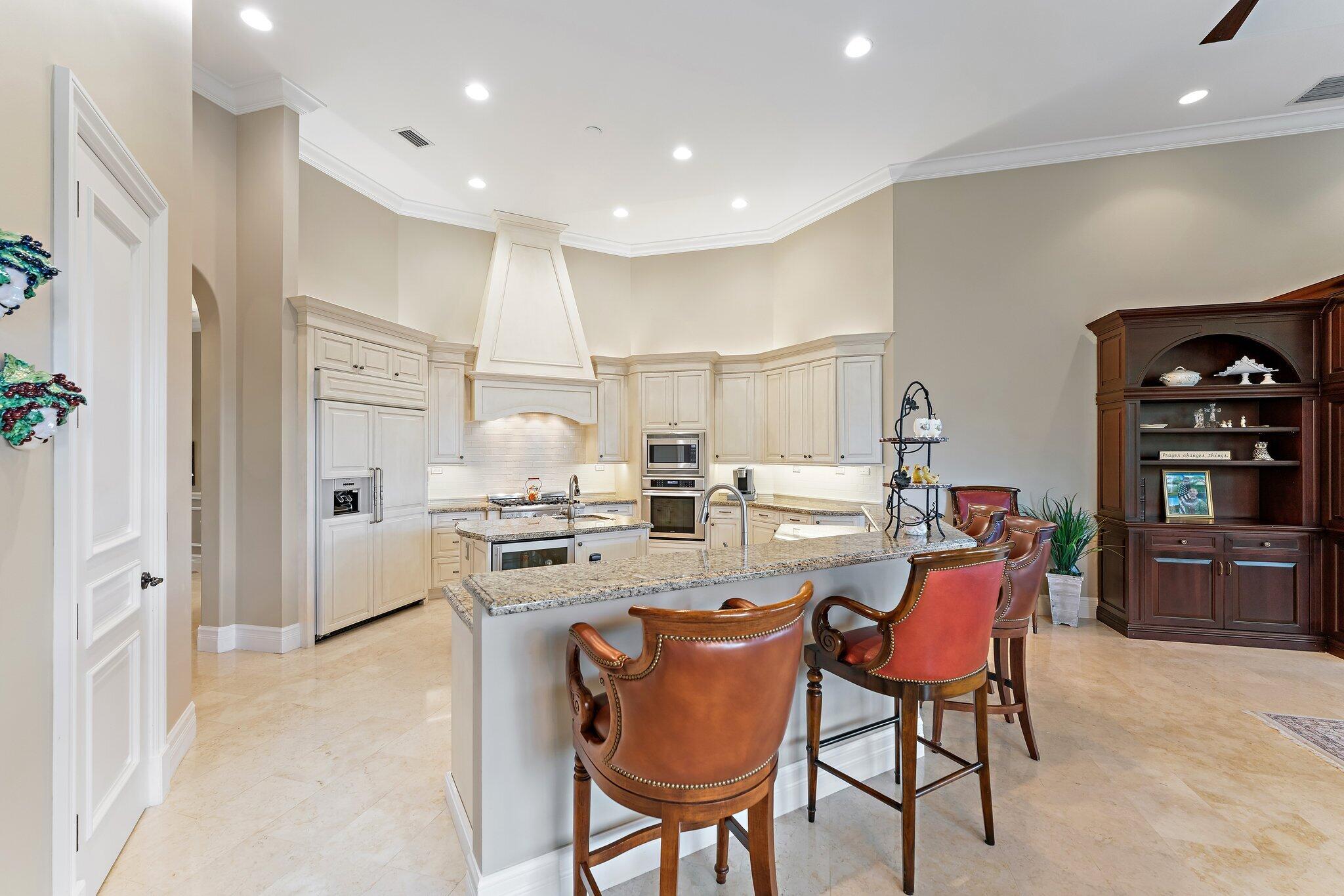 MEDALIST CLUB - Residential