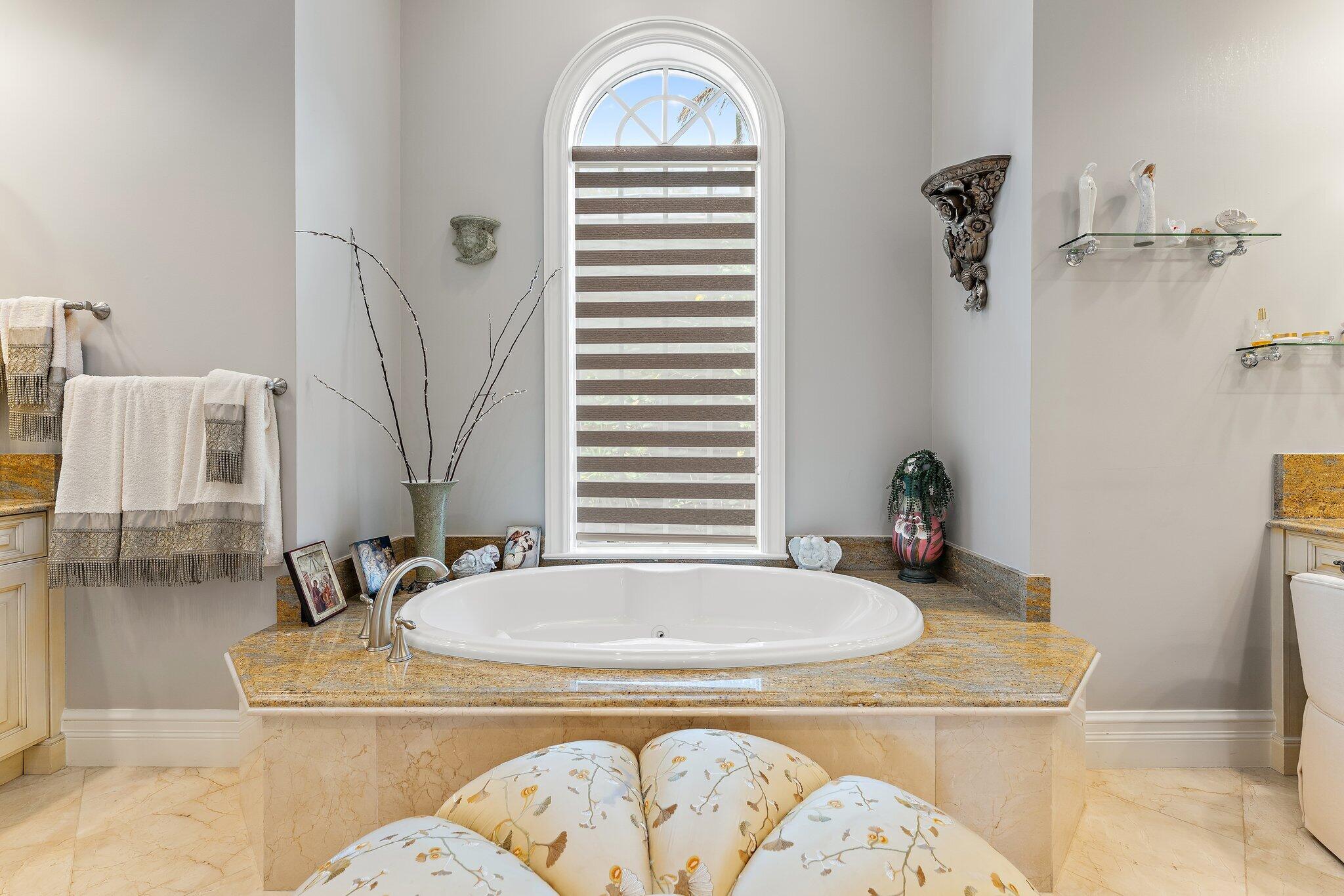 MEDALIST CLUB - Residential