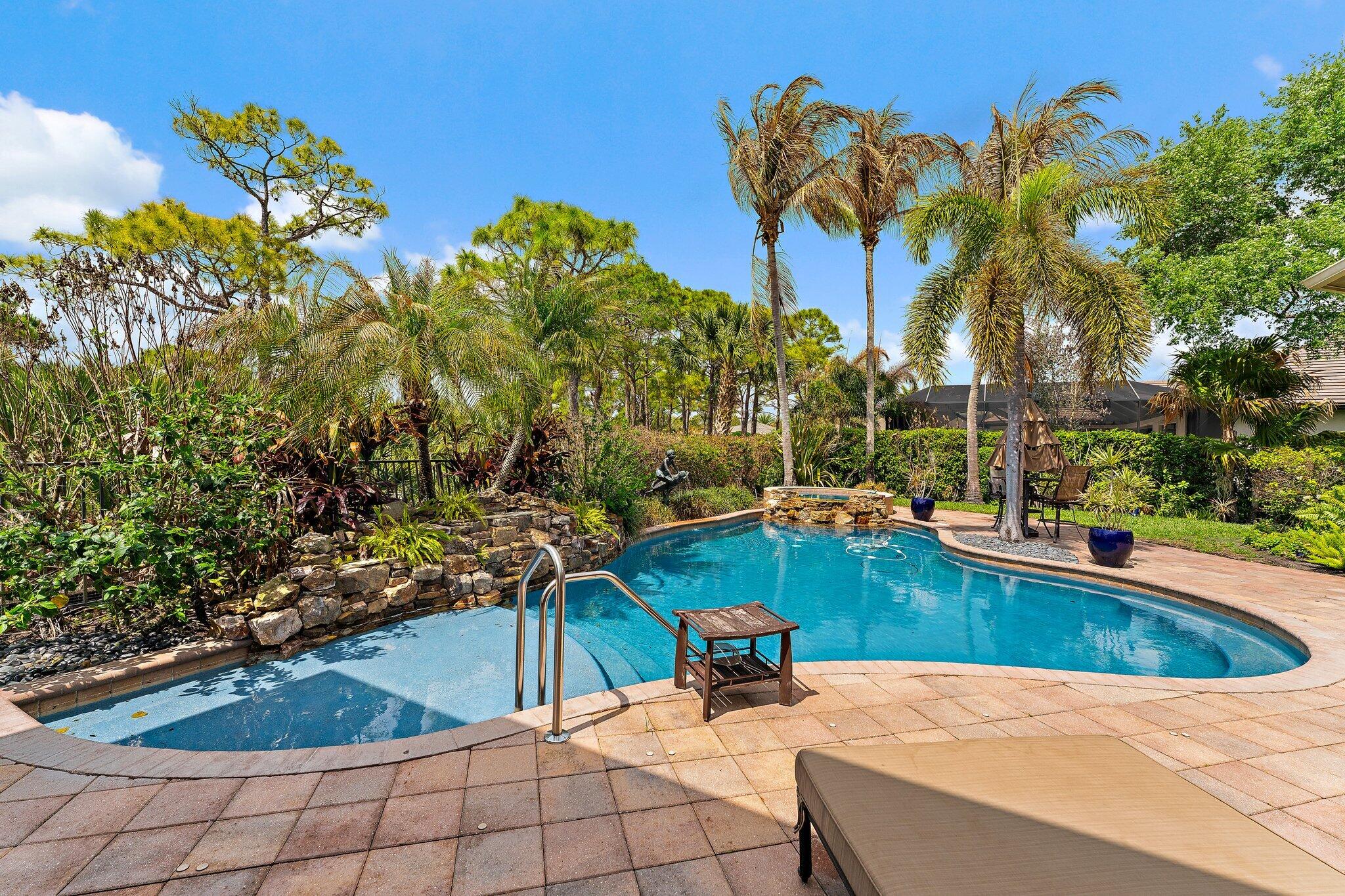 MEDALIST CLUB - Residential