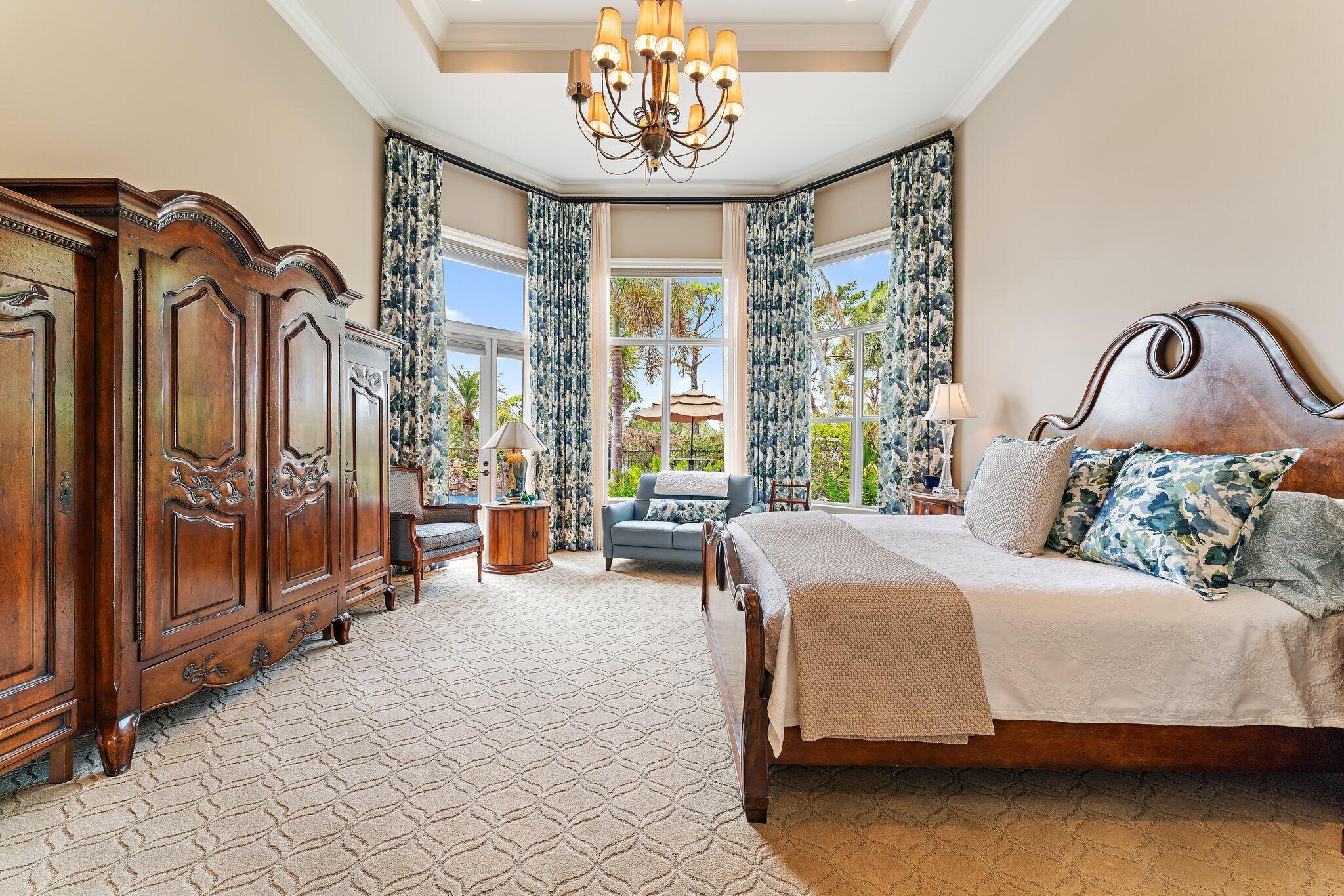 MEDALIST CLUB - Residential