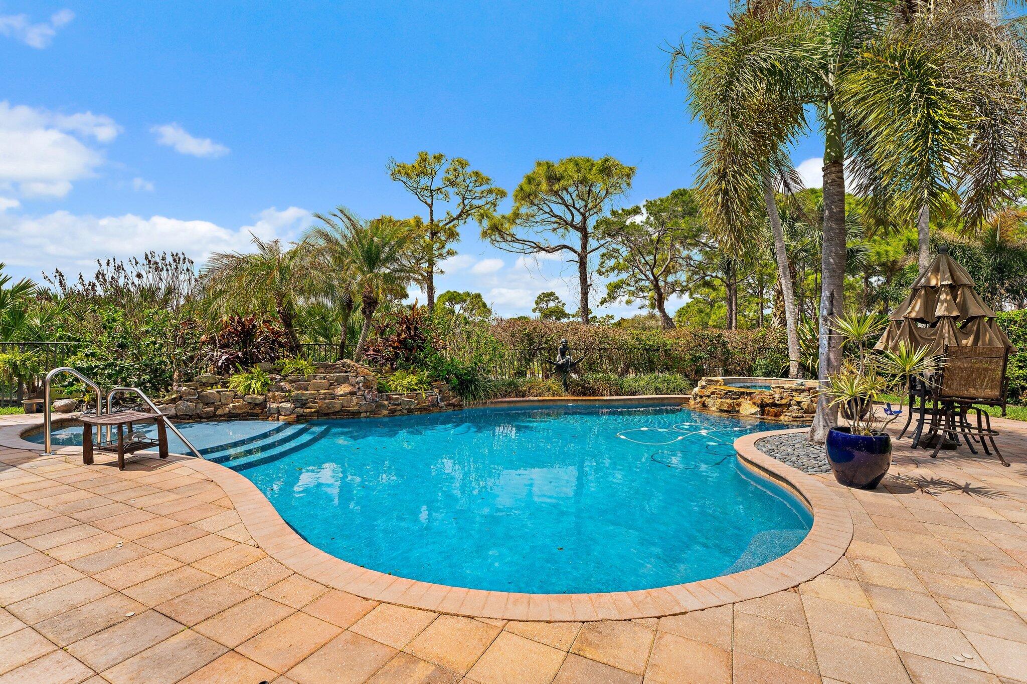 MEDALIST CLUB - Residential