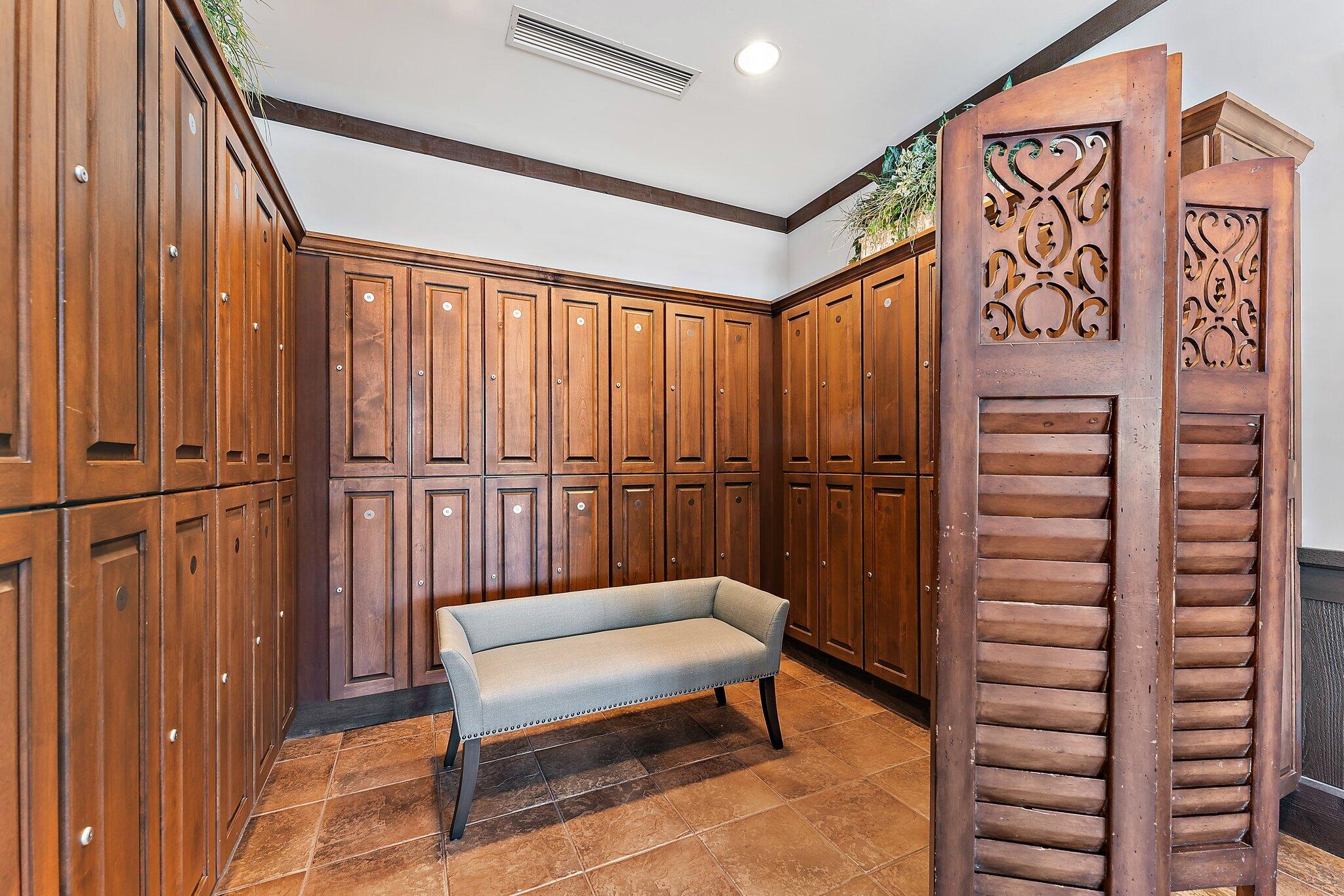 MEDALIST CLUB - Residential