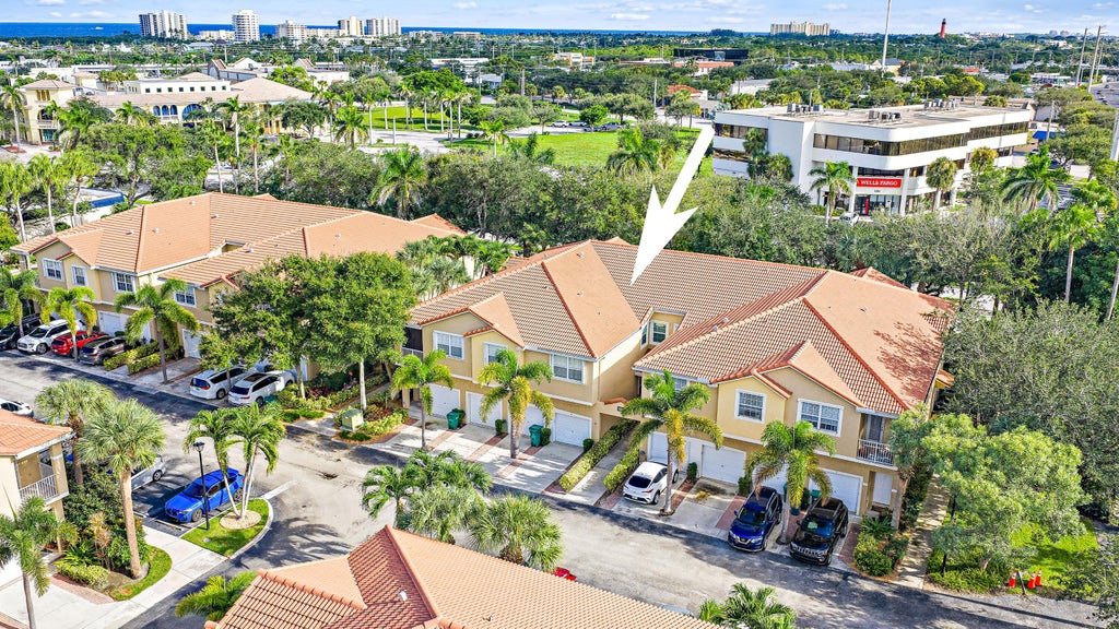 Photo of 111 LIGHTHOUSE Circle #D, Tequesta, FL 33469 (MLS # B26087851)