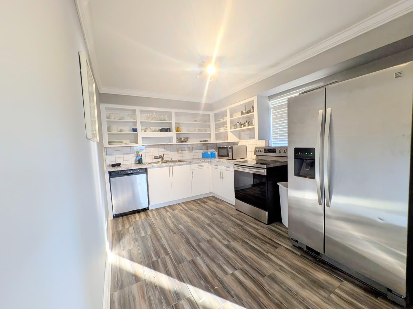 PARADISE PORT - Residential Lease