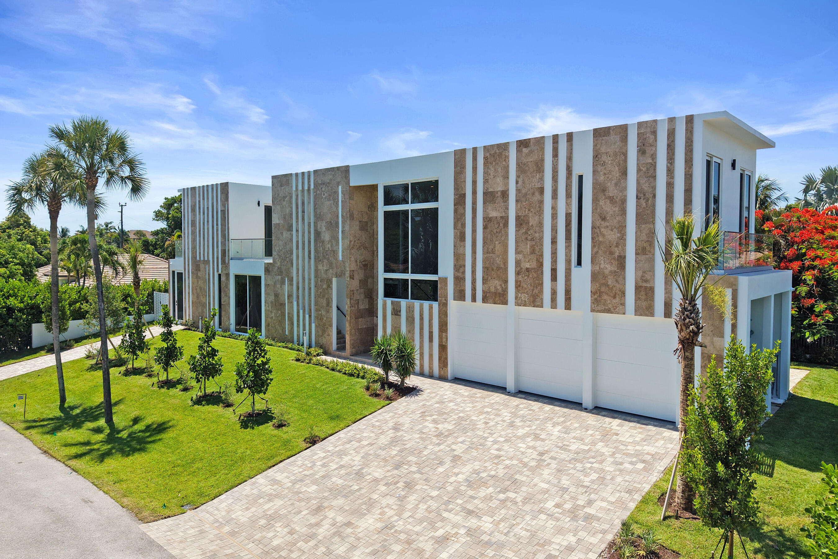824 W Marbella Lane