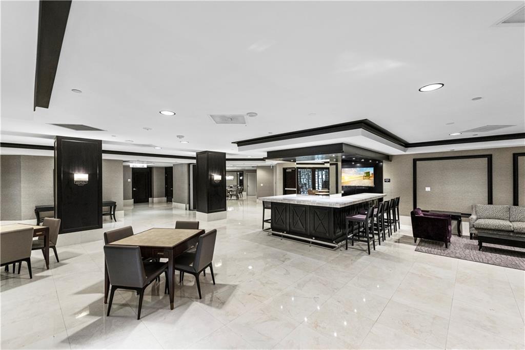 Williams Island - Residential