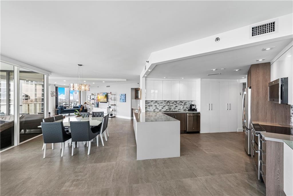 Williams Island - Residential