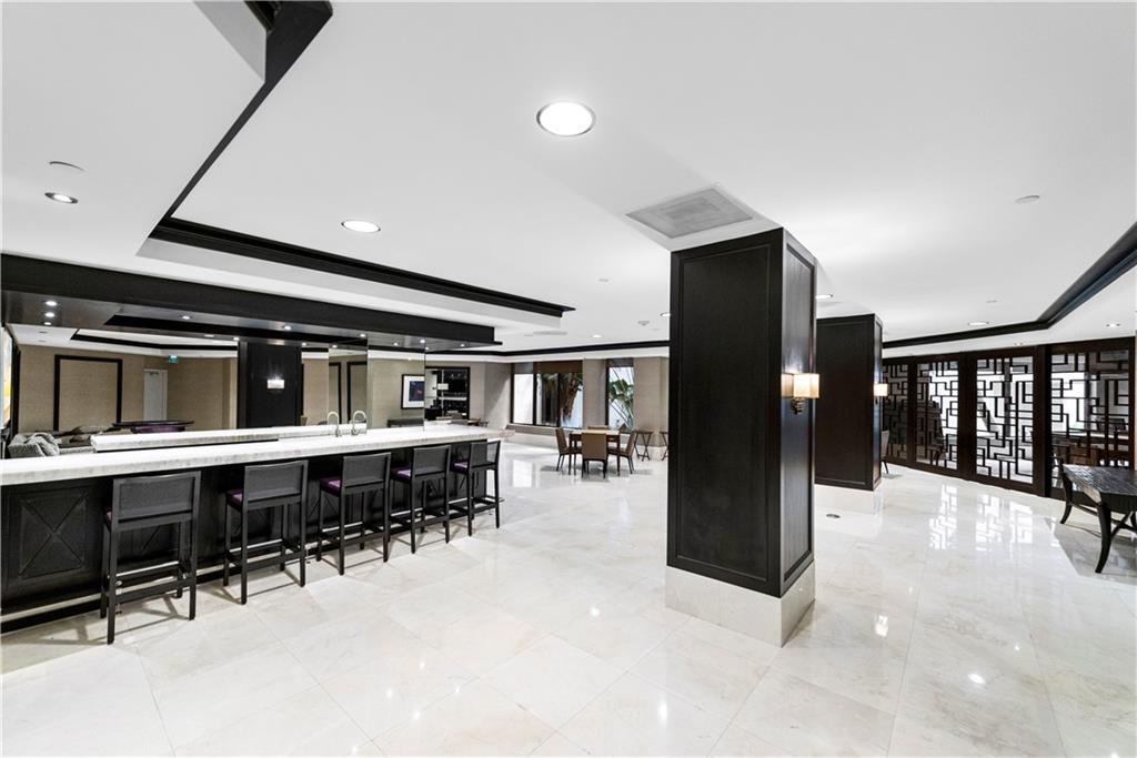 Williams Island - Residential