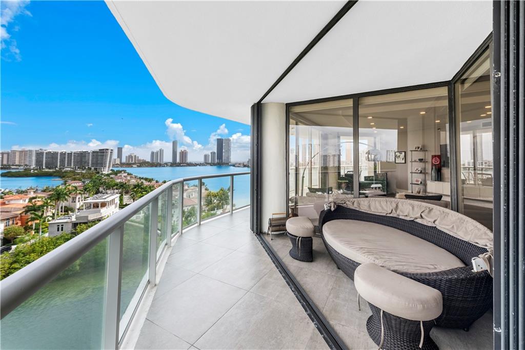 Williams Island - Residential