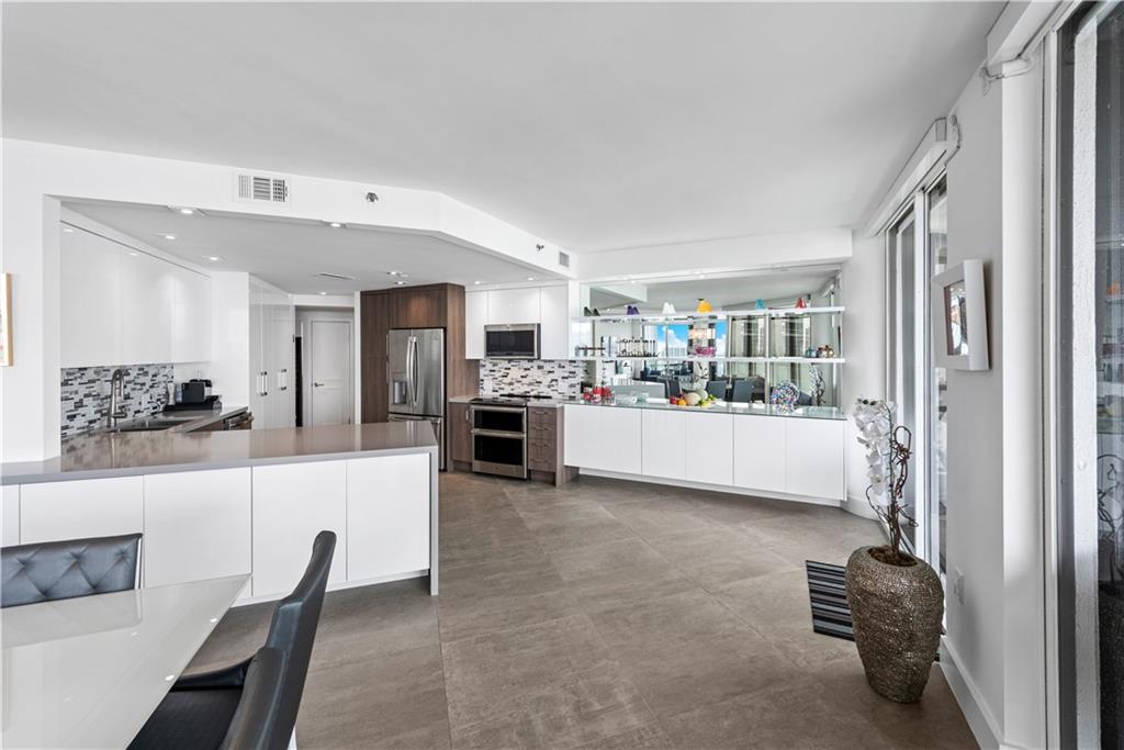 Williams Island - Residential