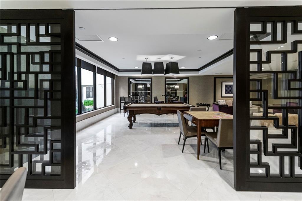 Williams Island - Residential