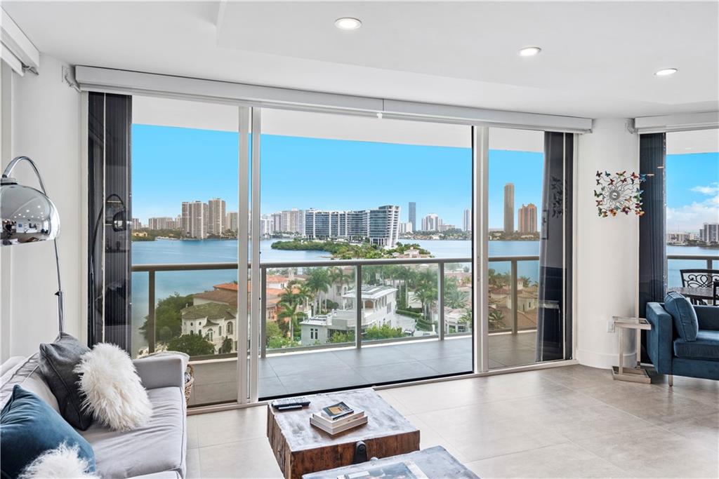 Williams Island - Residential