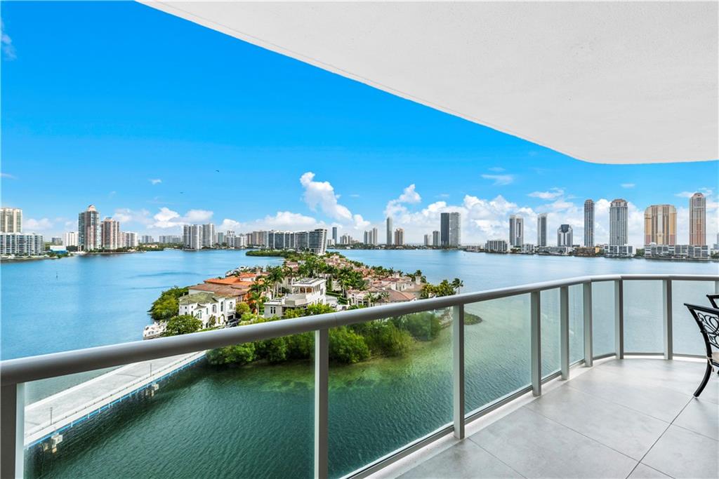Williams Island - Residential