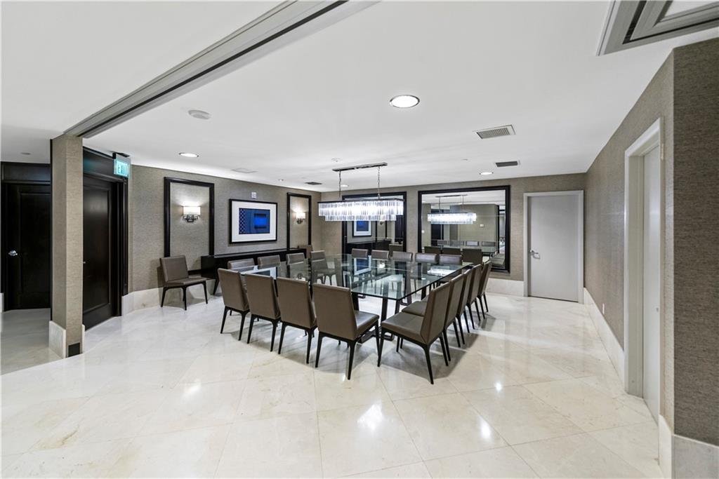 Williams Island - Residential