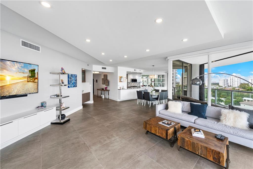 Williams Island - Residential