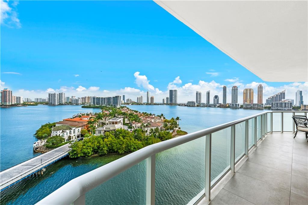 Williams Island - Residential
