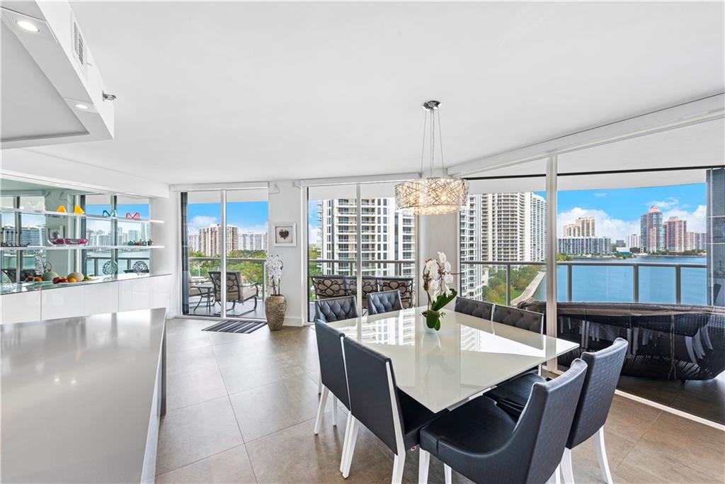 Williams Island - Residential