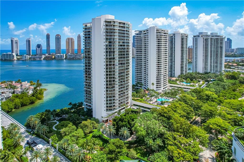 Williams Island - Residential
