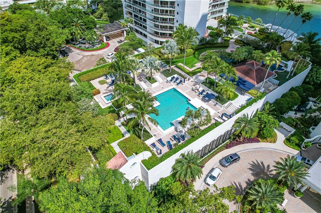 Williams Island - Residential