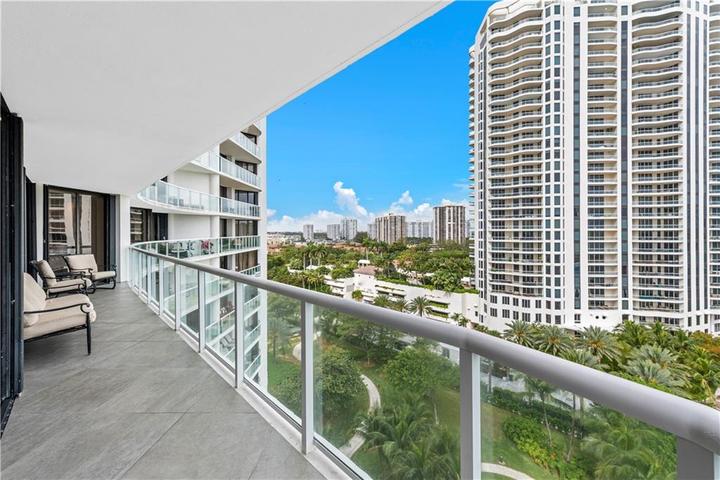 Williams Island - Residential