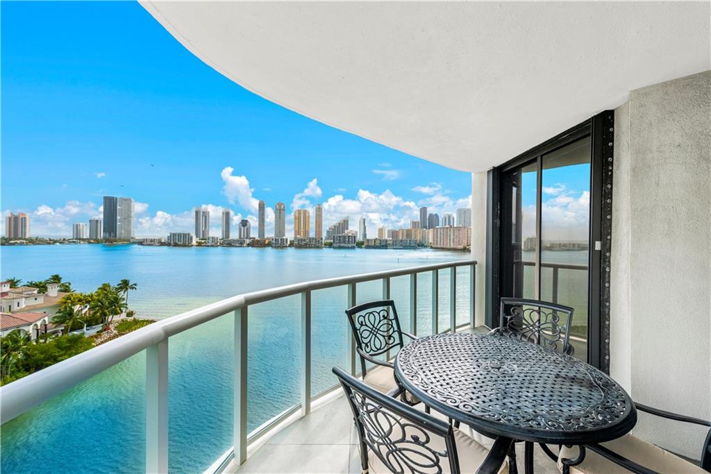 Williams Island - Residential