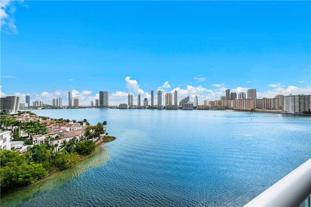 Williams Island - Residential