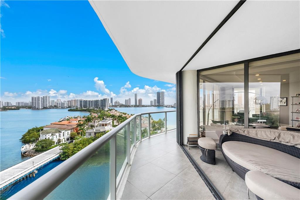 Williams Island - Residential