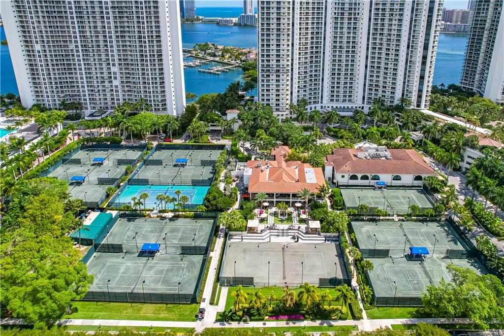 Williams Island - Residential