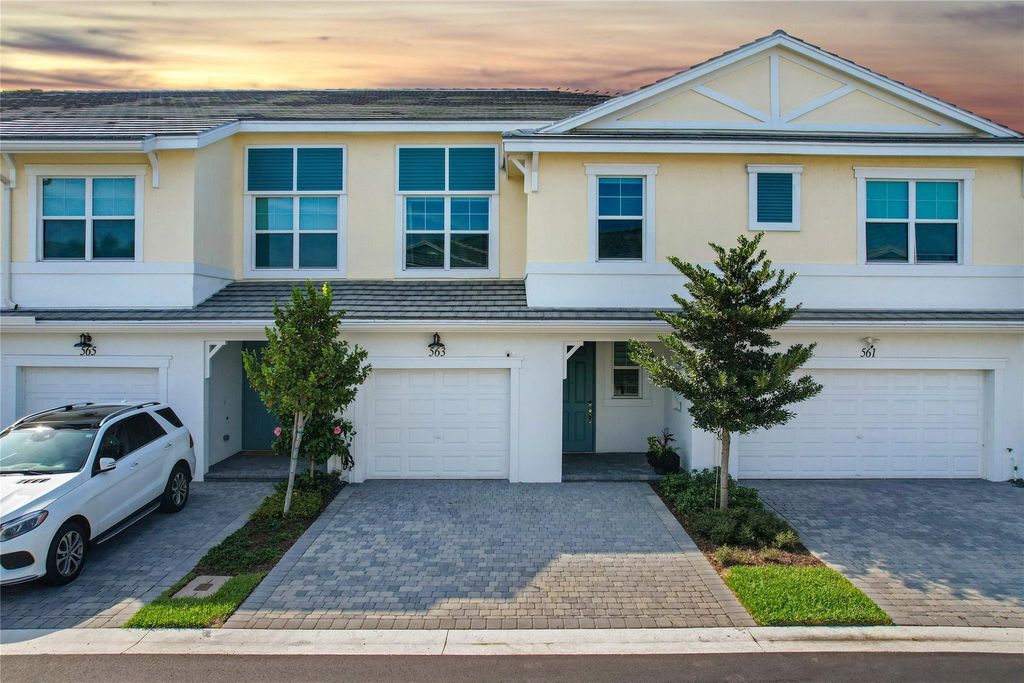 Photo of 563 Sanderling Circle #563, Deerfield Beach, FL 33442 (MLS # F10459647)