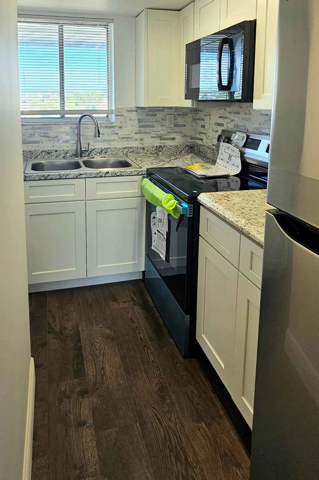 APARTMENTS AT TIMBERLAKE - Residential Lease