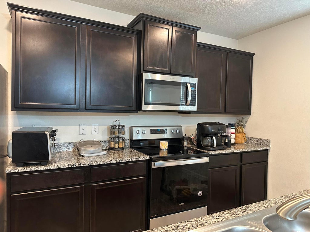 Photo of 6140 NW REGENT Street, Port Saint Lucie, FL 34983 (MLS # B26082853)