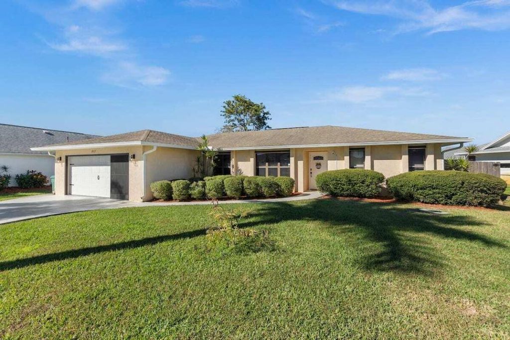Photo of 1017 SE Walters Terrace, Port Saint Lucie, FL 34983 (MLS # R10997415)