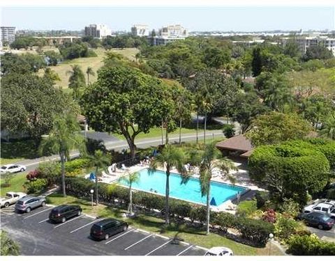 Condominium in Pompano Beach FL 2751 Palm Aire Dr Dr 40.jpg