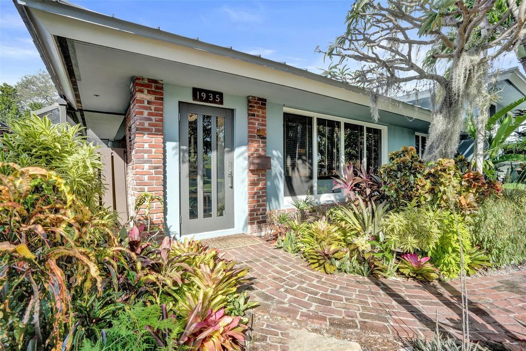 Photo of 1935 Harbour Inlet Dr, Fort Lauderdale, FL 33316 (MLS # F10533591)